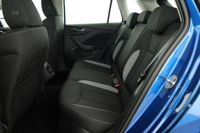 Skoda Kamiq Selection 1.5 TSI DSG Selection, AHK, LED, Kamera, Ladeboden, Winter, 16-Zoll 