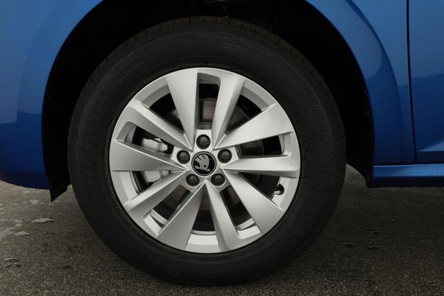 Skoda Kamiq Selection 1.5 TSI DSG Selection, AHK, LED, Kamera, Ladeboden, Winter, 16-Zoll 