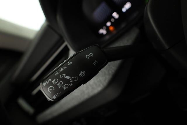 Skoda Kamiq Selection 1.5 TSI DSG Selection, AHK, LED, Kamera, Winter, Ladeboden, 16-Zoll 