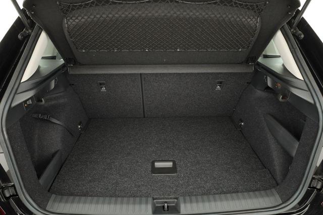 Skoda Kamiq Selection 1.5 TSI DSG Selection, AHK, LED, Kamera, Winter, Ladeboden, 16-Zoll 