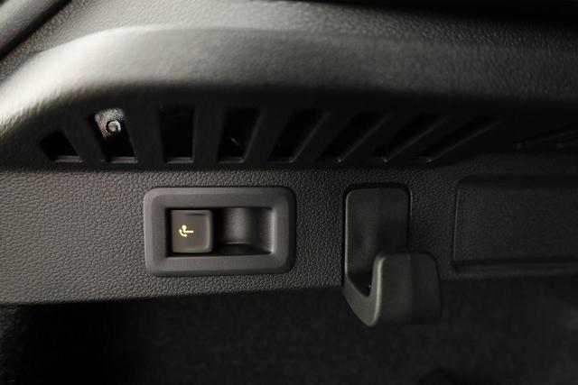 Skoda Kamiq Selection 1.5 TSI DSG Selection, AHK, LED, Kamera, Winter, Ladeboden, 16-Zoll 