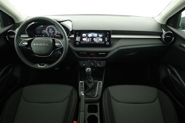 Skoda Fabia Selection 1.0 TSI Selection, AHK, Tempomat, Ladeboden, Park, Winterpaket, SmartLink, 4-J Garantie 