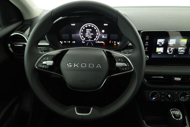 Skoda Fabia Selection 1.0 TSI Selection, AHK, Tempomat, Ladeboden, Park, Winterpaket, SmartLink, 4-J Garantie 