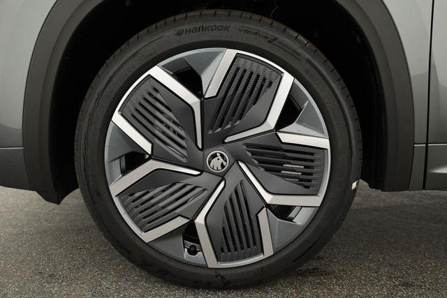 Skoda Kodiaq 2.0 TSI 150 kW 4x4 Sportline DSG Sportline, AHK, Navi, FS-beheizbar, Matrix, el. Klappe, 20-Zoll, 5 J.-Garantie 