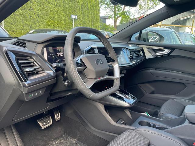 Audi Q4 e-tron - 45 basis quattro S-LINE quattro, Navi, Matrix, Side, Kamera, el. Klappe, Winter. 20-Zoll
