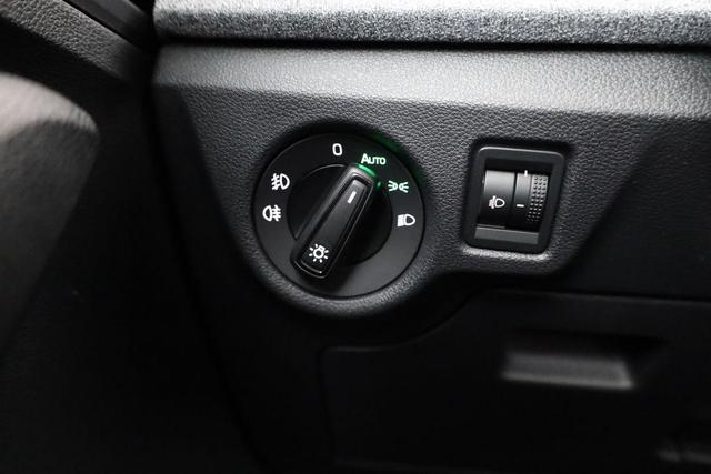 Skoda Kamiq Selection 1.5 TSI DSG Selection, LED, Kamera, Ladeboden, Winter 