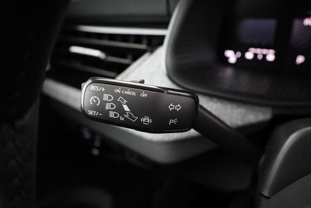 Skoda Kamiq Selection 1.5 TSI DSG Selection, LED, Kamera, Ladeboden, Winter 