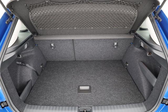 Skoda Kamiq Selection 1.5 TSI DSG Selection, LED, Kamera, Ladeboden, Winter 