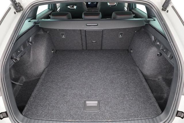 Skoda Octavia Combi 2.0 TSI 195 kW RS DSG, Standheizung, AHK, Navi, Matrix, Side, Winter, 5 J.-Garantie 