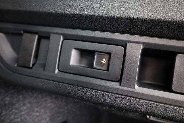 Skoda Octavia Combi 2.0 TSI 195 kW RS DSG, Standheizung, AHK, Navi, Matrix, Side, Winter, 5 J.-Garantie 