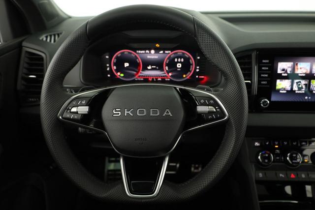Skoda Karoq Sportline 1.5 TSI DSG Sportline, Pano, AHK, Navi, Matrix, Side, Winter, 5 J.-Garantie 