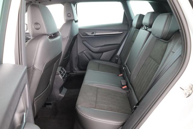 Skoda Karoq Sportline 4x4 2.0 TSI DSG Sportline, Pano, AHK, Navi, Matrix, Side, Winter, 5 J.-Garantie 