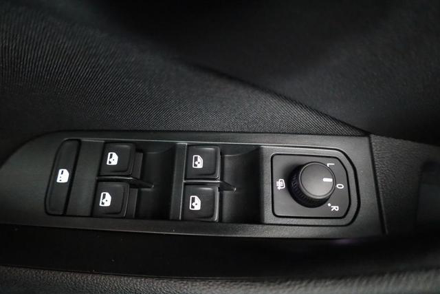 Skoda Kamiq Selection 1.5 TSI DSG Selection, AHK, LED, Kamera, Ladeboden, Winter 