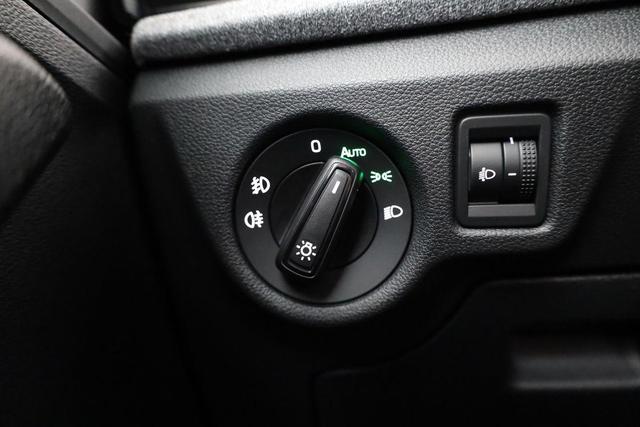 Skoda Kamiq Selection 1.5 TSI DSG Selection, AHK, LED, Kamera, Ladeboden, Winter 