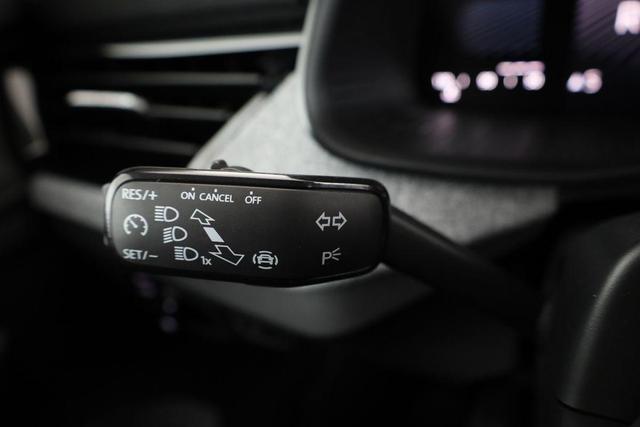 Skoda Kamiq Selection 1.5 TSI DSG Selection, AHK, LED, Kamera, Ladeboden, Winter 