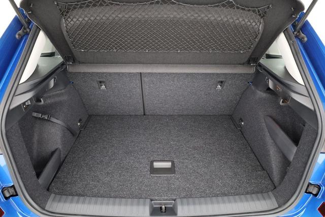 Skoda Kamiq Selection 1.5 TSI DSG Selection, AHK, LED, Kamera, Ladeboden, Winter 