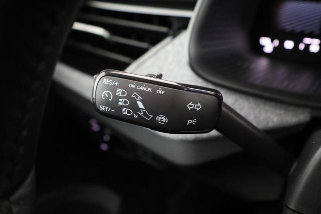 Skoda Kamiq Selection 1.5 TSI Selection, LED, Kamera, Ladeboden, Winter 