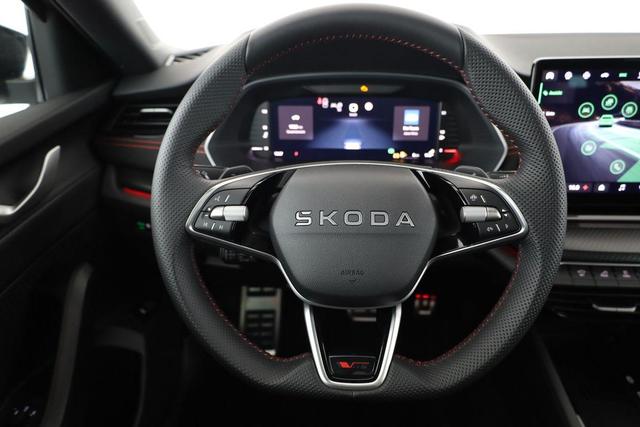 Skoda Octavia Combi 2.0 TSI 195 kW RS DSG, Pano, Standheizung, AHK, Navi, Matrix, Canton, Side, Winter, 5 J.-Garantie 
