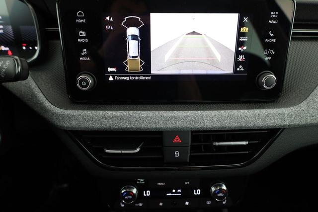 Skoda Kamiq Selection 1.0 TSI DSG Selection, AHK, Matrix, Kamera, Ladeboden, Winter, 16-Zoll 