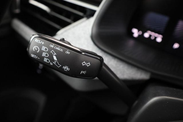 Skoda Kamiq Selection 1.0 TSI DSG Selection, AHK, Matrix, Kamera, Ladeboden, Winter, 16-Zoll 