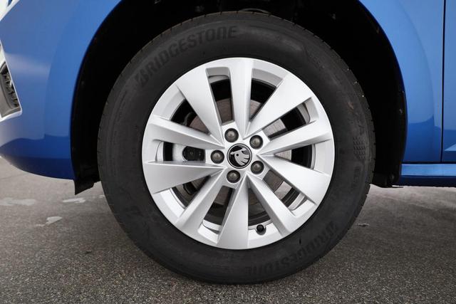 Skoda Kamiq Selection 1.0 TSI DSG Selection, AHK, Matrix, Kamera, Ladeboden, Winter, 16-Zoll 