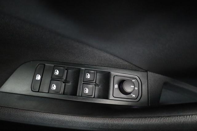 Skoda Kamiq Selection 1.5 TSI DSG Selection, AHK, LED, Kamera, Ladeboden, Winter 