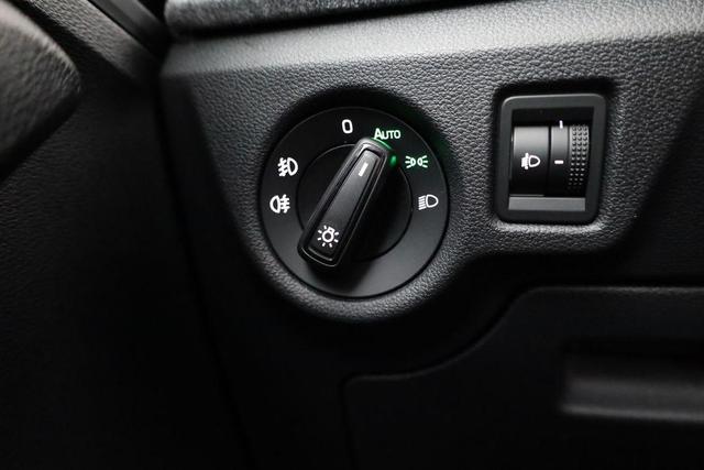 Skoda Kamiq Selection 1.5 TSI DSG Selection, AHK, LED, Kamera, Ladeboden, Winter 