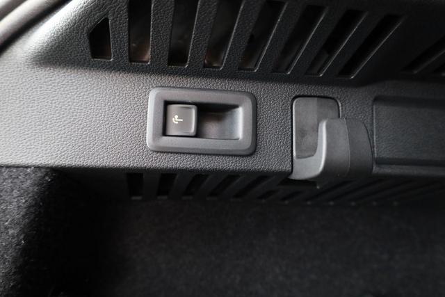 Skoda Kamiq Selection 1.5 TSI DSG Selection, AHK, LED, Kamera, Ladeboden, Winter 