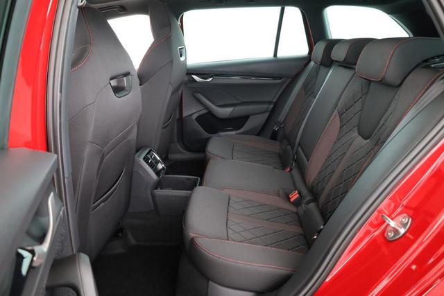 Skoda Octavia Combi 2.0 TSI 195 kW RS DSG, Pano, Standheizung, AHK, Navi, Matrix, Canton, Side, Winter, 5 J.-Garantie 