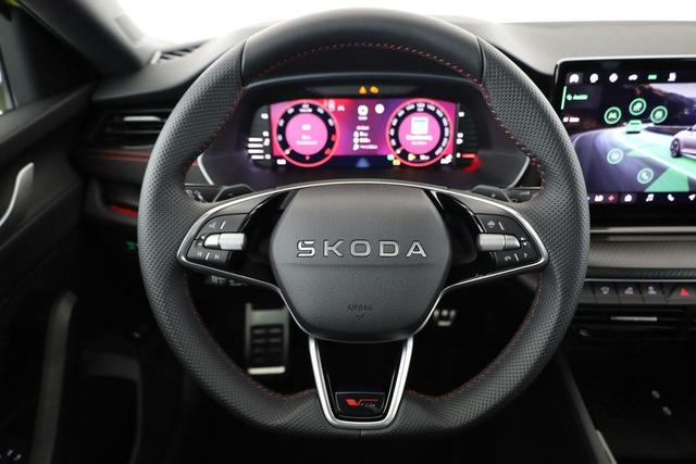 Skoda Octavia Combi 2.0 TSI 195 kW RS DSG, Pano, Standheizung, AHK, Navi, Matrix, Sound, Side, Winter, 5 J.-Garantie 