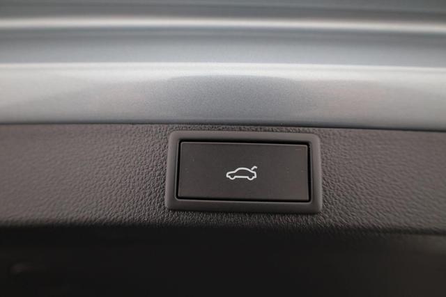 Skoda Octavia Combi 2.0 TSI 195 kW RS DSG, Standheizung, AHK, Navi, Matrix, Side, Winter, 5 J.-Garantie 