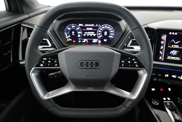Audi Q4 e-tron 45 basis quattro S-LINE quattro, Navi, Matrix, Side, Kamera, el. Klappe, Winter. 20-Zoll 