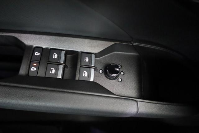 Audi Q4 e-tron 45 basis quattro S-LINE quattro, Navi, Matrix, Side, Kamera, el. Klappe, Winter. 20-Zoll 