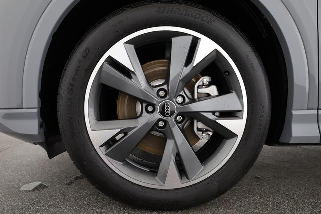 Audi Q4 e-tron 45 basis quattro S-LINE quattro, Navi, Matrix, Side, Kamera, el. Klappe, Winter. 20-Zoll 