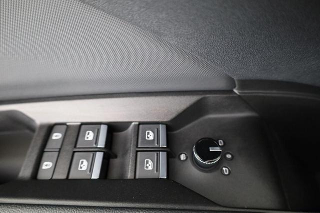 Audi Q4 e-tron 45 basis quattro S-LINE quattro, Navi, Matrix, Side, Kamera, el. Klappe, Winter. 20-Zoll 