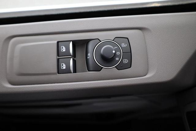 Volkswagen T7 Transporter 2.0 TDI 110 kW LR DSG Mixto LR, LED, Kamera, AppConnect, 5-Sitzer 