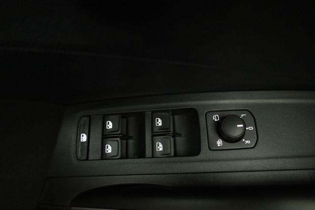 Skoda Fabia Selection 1.0 TSI DSG Selection, LED, Kamera, Side, ACC, Winter, Ladeboden, sofort 