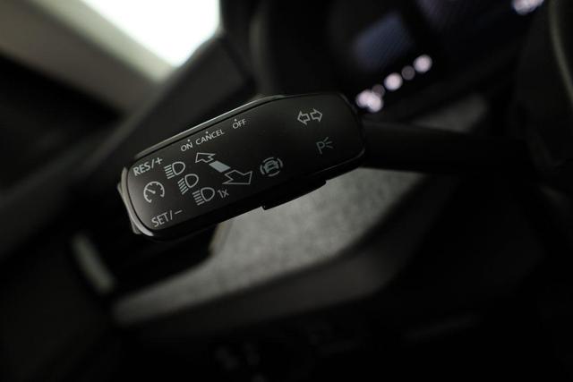 Skoda Kamiq Selection 1.0 TSI Selection, AHK, LED, Kamera, Ladeboden, Winter 
