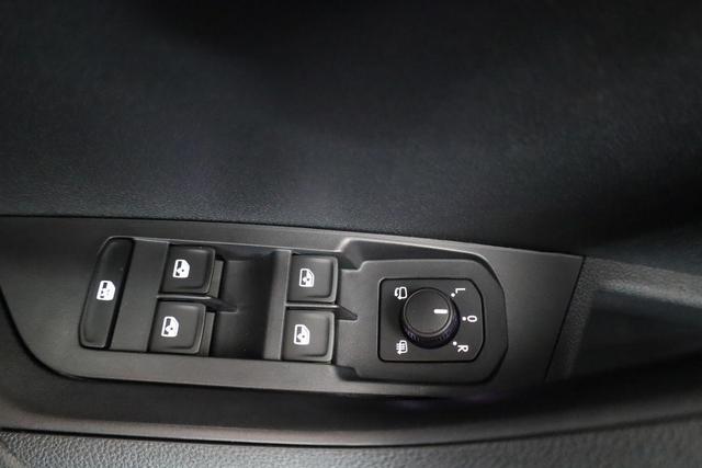 Skoda Karoq Selection 1.5 TSI DSG Selection, AHK, LED, Kamera, Winter, Ladeboden, 4 J.-Garantie 