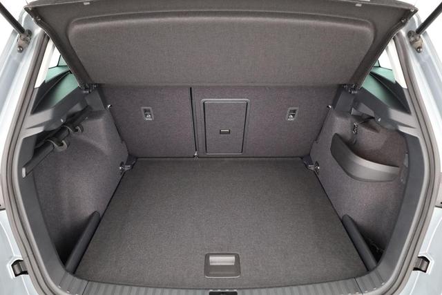 Skoda Karoq Selection 1.5 TSI DSG Selection, AHK, LED, Kamera, Winter, Ladeboden, 4 J.-Garantie 