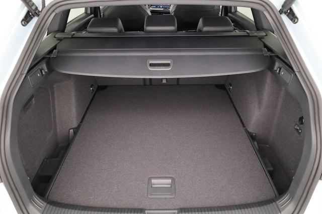 Volkswagen Golf Variant 2.0 TSI 150 kW 4Motion R-Line VIII DSG 4M R-LINE, AHK, easyOpen, LED-Plus, 18-Zoll, 3 J.-Garantie 