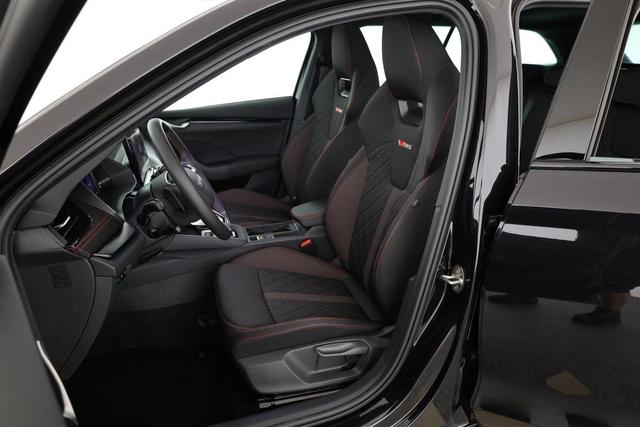 Skoda Octavia Combi 2.0 TSI 195 kW RS DSG, AreaView, Pano, AHK, Navi, Matrix, Side, Winter 