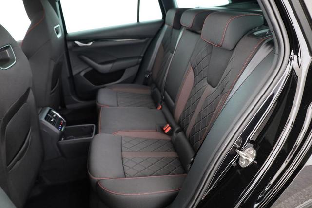 Skoda Octavia Combi 2.0 TSI 195 kW RS DSG, AreaView, Pano, AHK, Navi, Matrix, Side, Winter 