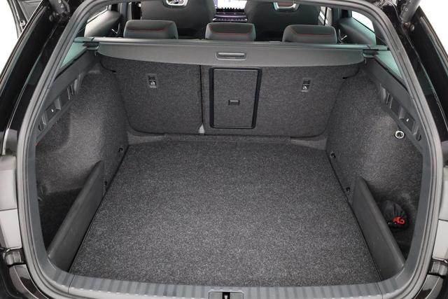 Skoda Octavia Combi 2.0 TSI 195 kW RS DSG, AreaView, Pano, AHK, Navi, Matrix, Side, Winter 