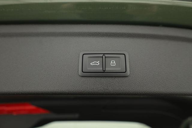 Audi A3 Sportback TFSI 110 kW S line 35 S-tronic S-LINE, AHK, Matrix, Navi, el. Klappe, Kamera, Winter, 3 J.-Garantie 