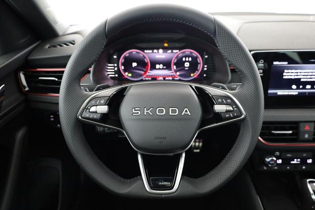 Skoda Kamiq Monte Carlo 1.5 TSI DSG Carlo, Pano, AHK, Matrix, Side, Kamera, Winter, 5 J.-Garantie 