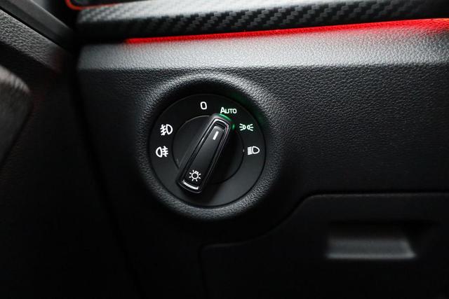 Skoda Kamiq Monte Carlo 1.5 TSI DSG Carlo, Pano, AHK, Matrix, Side, Kamera, Winter, 5 J.-Garantie 
