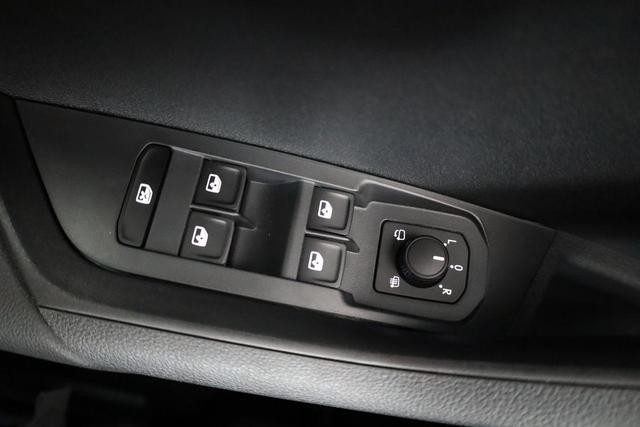 Skoda Karoq Selection 4x4 2.0 TDI DSG Selection, AHK, LED, Kamera, Winter, 4 J.-Garantie 