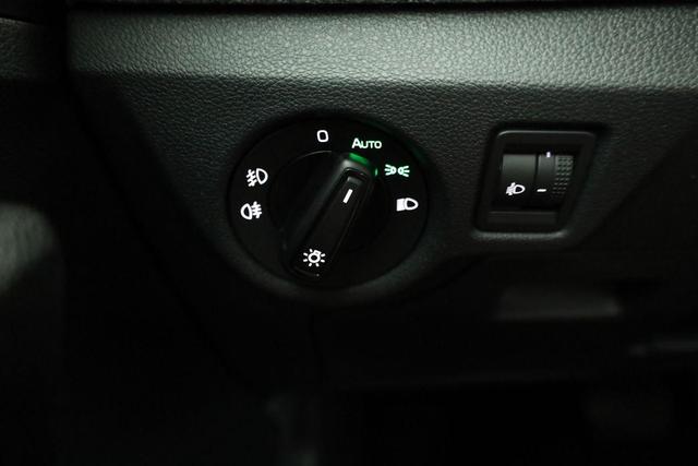 Skoda Kamiq Selection 1.0 TSI DSG Selection, AHK, LED, Kamera, Winter, 16-Zoll, 4 J.-Garantie 