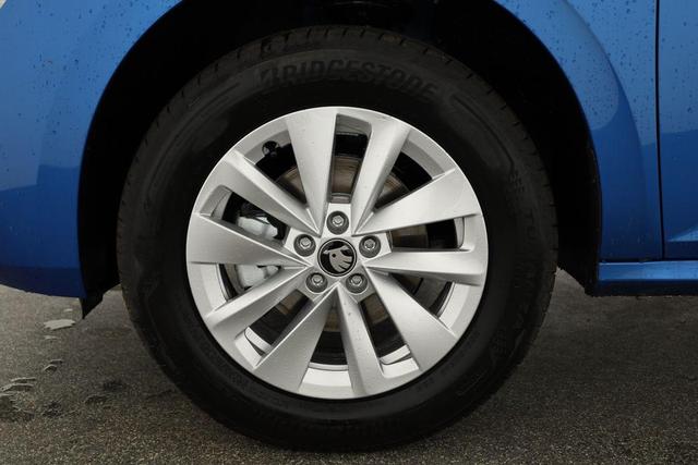 Skoda Kamiq Selection 1.0 TSI DSG Selection, AHK, LED, Kamera, Winter, 16-Zoll, 4 J.-Garantie 